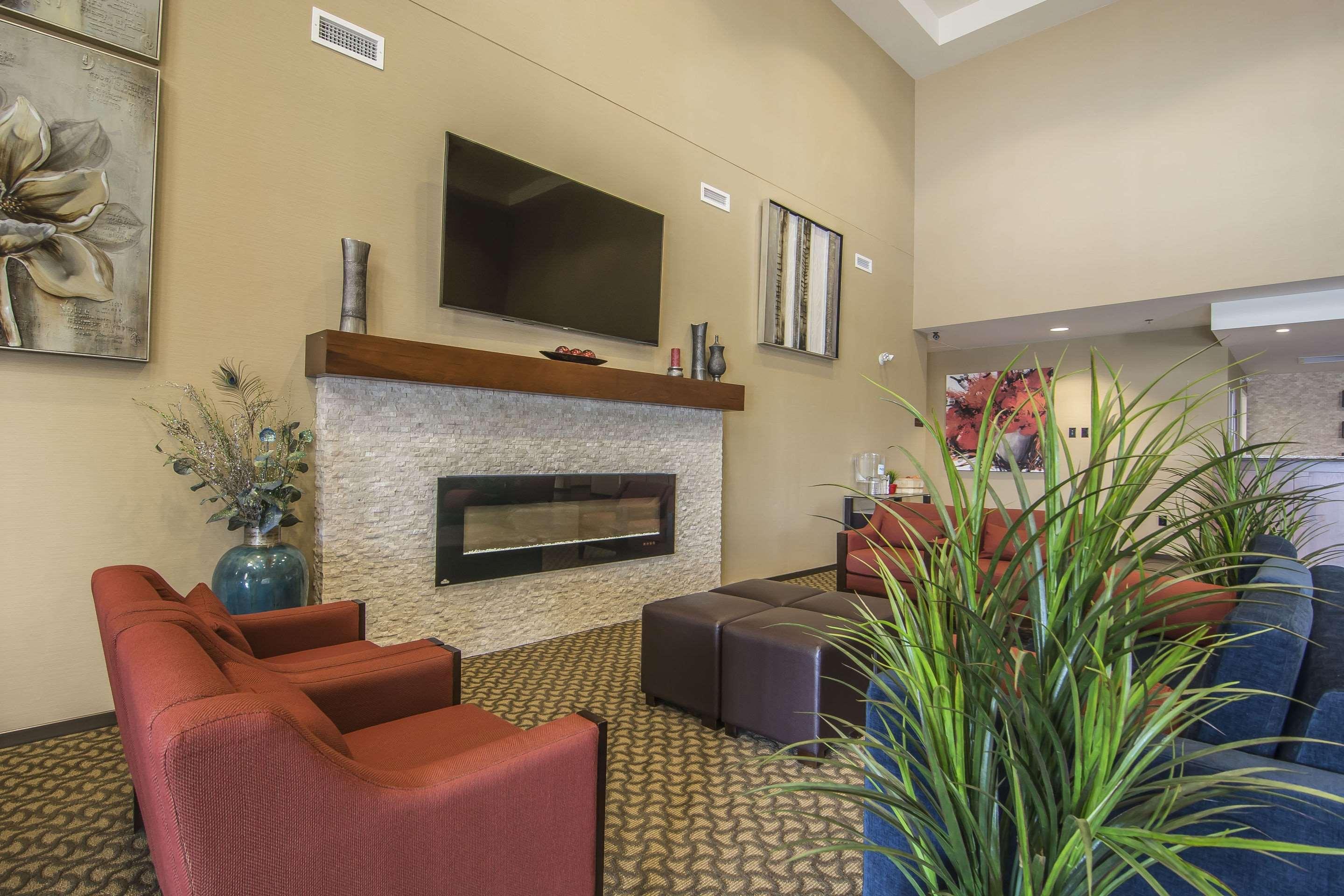 Comfort Suites Риджайна Екстериор снимка